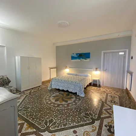 Columbus Gasthof Camogli